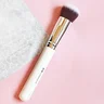 D52 Foundation & Powder Brush